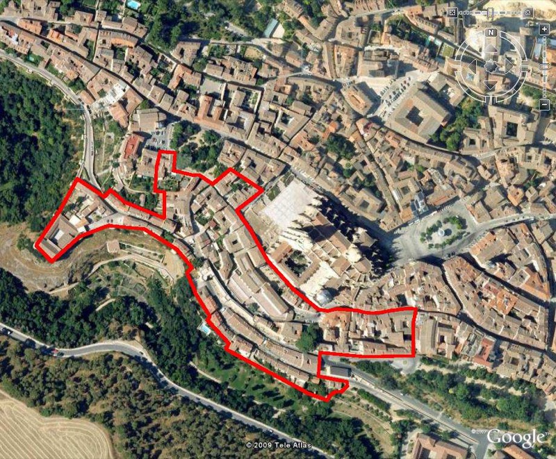 Vista aérea parcial del recinto amurallado de Segovia con la delimitación de la Judería