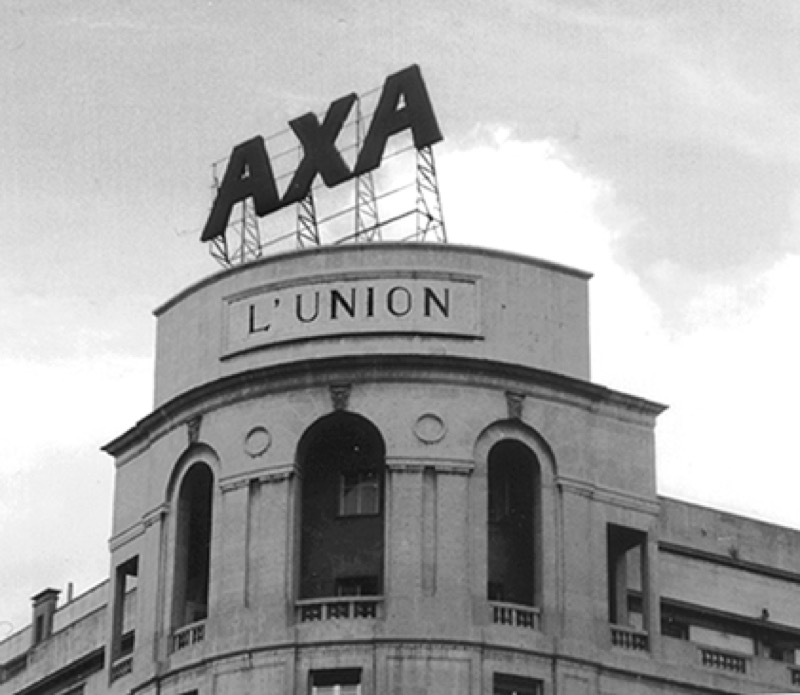 Edificios cubiertos de otros (textos: Madrid, El Cairo, Blade Runner, Futurama)