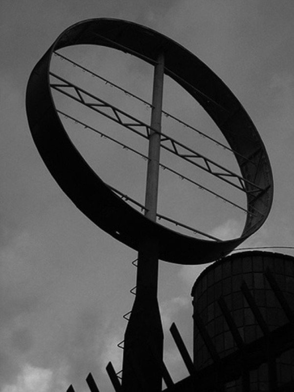 La arquitectura como pedestal: la vigilancia del poder