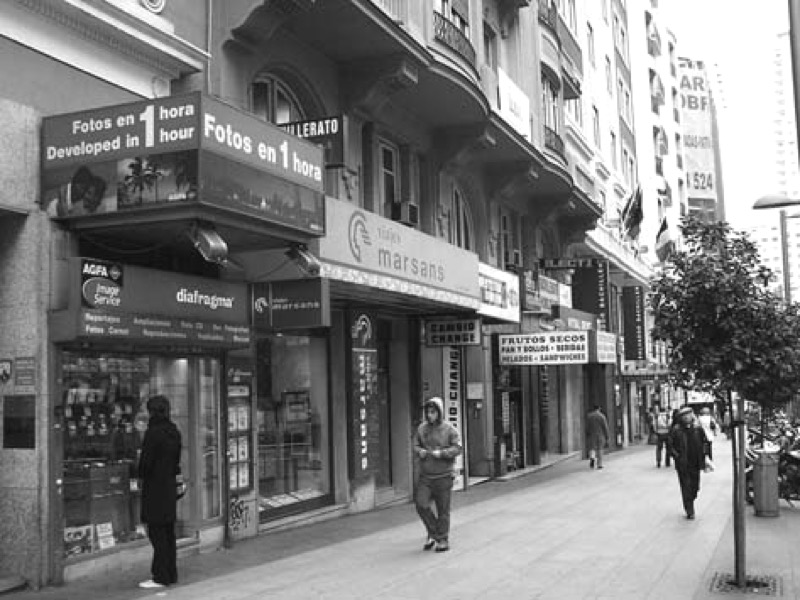 La tiposfera: nivel peatonal (numeración, rotulación, señalización, mobiliario…)