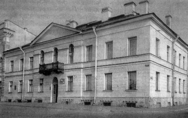 Los 200 kilómetros que separan El Cairo de Alejandría son una larga frase publicitaria