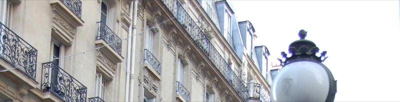 Kiosko y entrada del metro