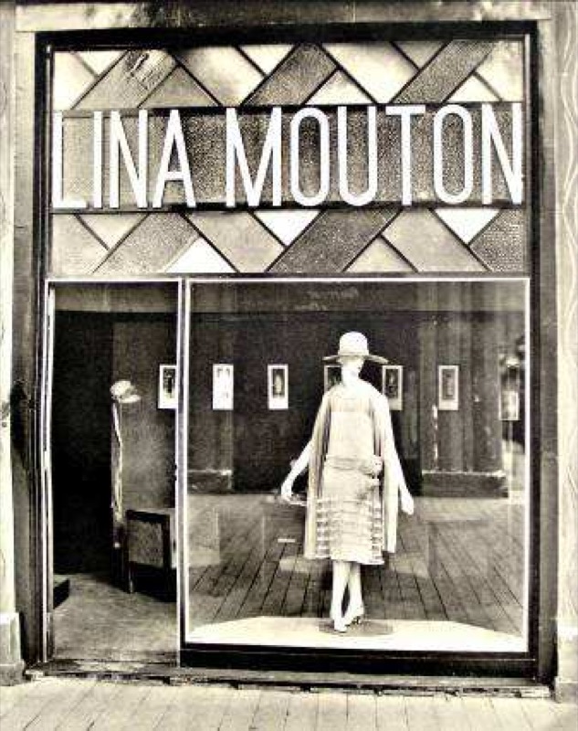 Georges Rigault, Lina Mouton. Fuente: Herbst, René (1925): Devantures, vitrines, installations de magasins à l'Exposition Internationale des Arts Décoratifs, Paris 1925, Editeur Charles Moreau, París.
