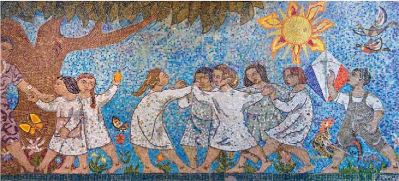 Mural de mosaico vítreo de Fernando Marcos en Escuela de Peñaflor