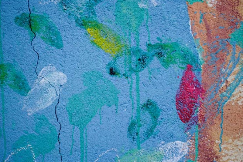 Trabajo de estampación de hojas con niños.