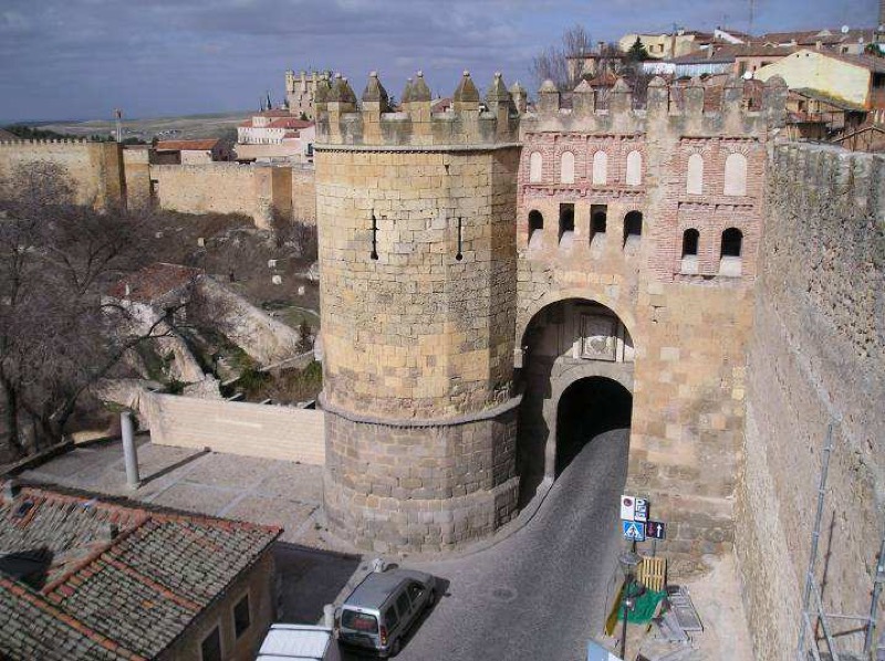 Esquema 1 - Plano de tipología de torres de la muralla, según el Plan Director de 2006.