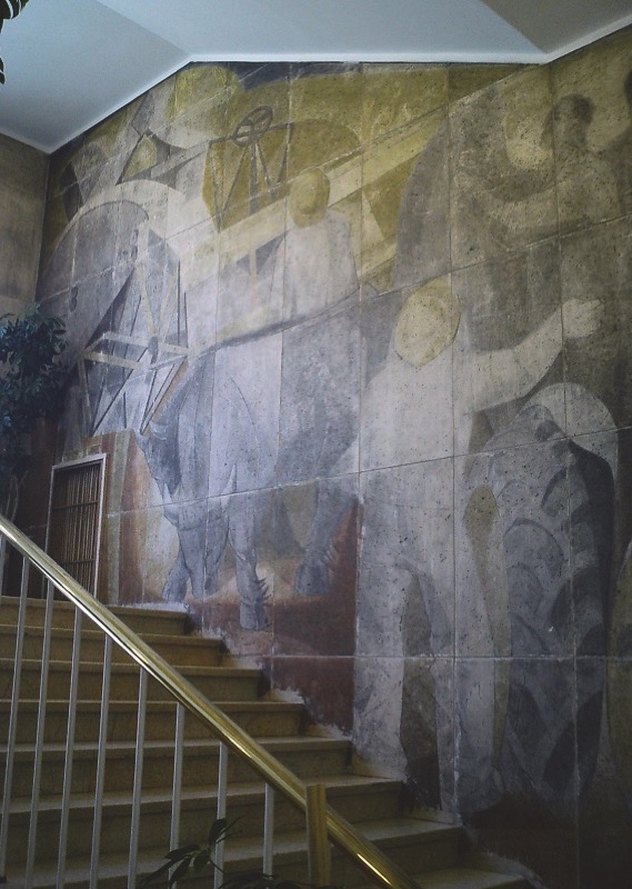 Mural en la escalera de la sede del INC en Madrid