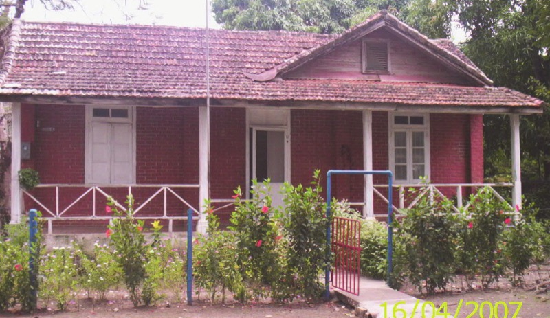 Vista frontal de una casa de mampostería en El Poblado