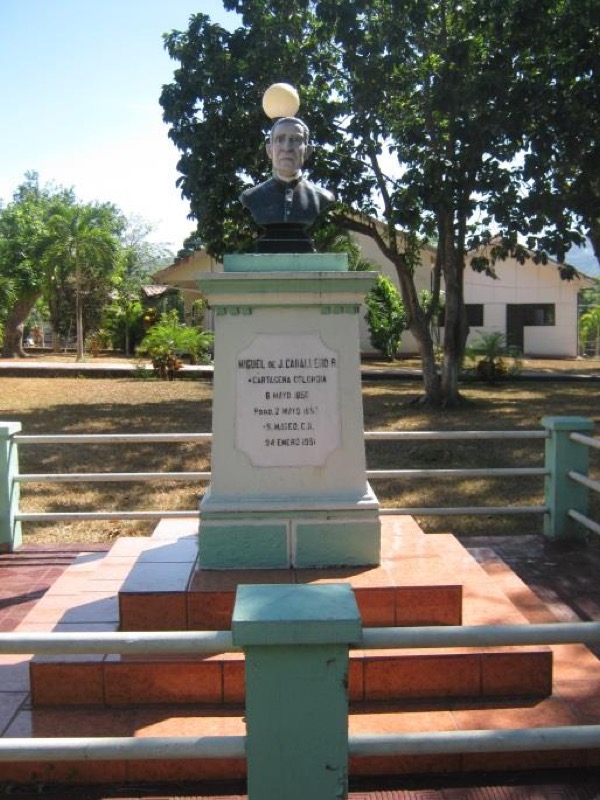 Monumento a Miguel de J. Caballero R.