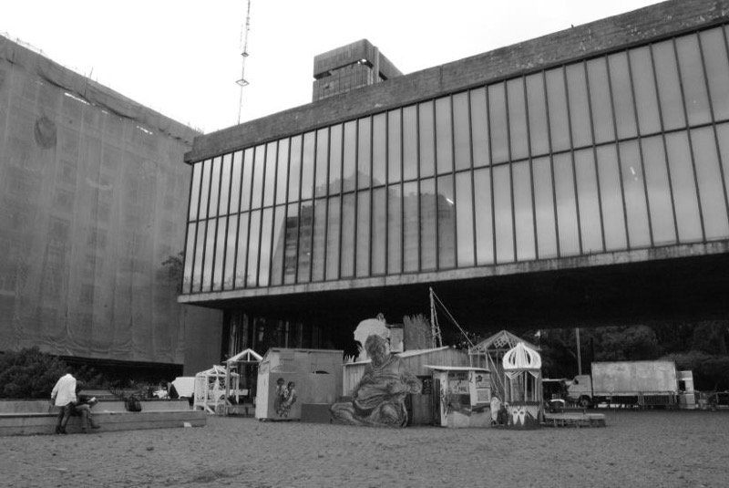 Vista actual de la explanada del MASP desde su espacio central
