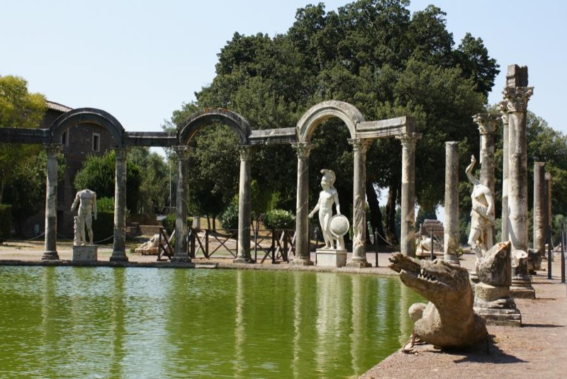 Relieve de la Reina de la Noche. Periodo Babilonio Antiguo (s. XIX-XVIII a.C.). Museo Británico, Londres.