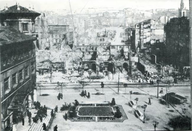 La Ribera tras el incendio de Febrero de 1941 y las posteriores demoliciones. Foto Colección Foto Samot / El Diario Montañés.
