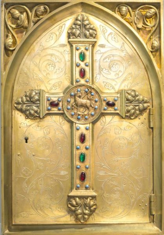 Vista de la puerta del sagrario ubicado en el despacho del rector del seminario