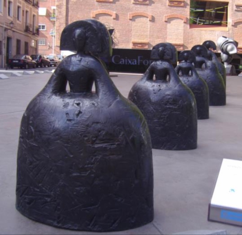 Meninas Manolo Valdés, Arte en la Calle Caixaforum