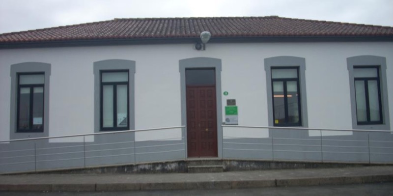 Casa-escola de Covas, Capeáns