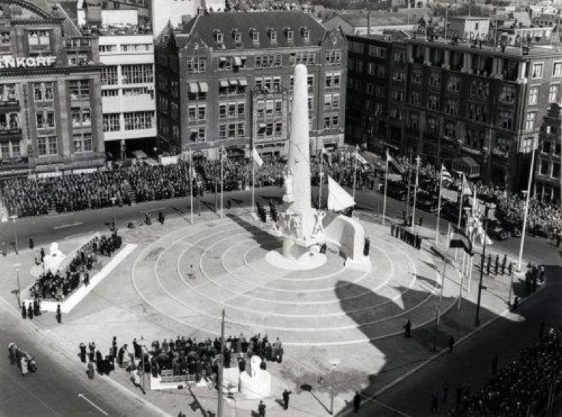 Inauguración del Monumento Nacional en la Damplatz, 1956