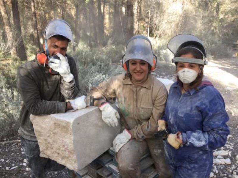 Alumnado de la Facultad de Bellas Artes de Altea (UMH) en el Certamen de Escultura de Bogarra