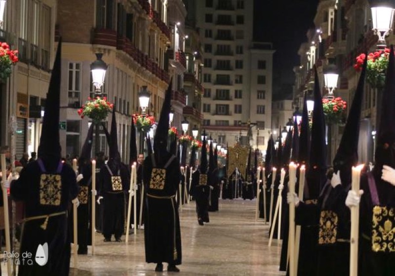 Procesión de la Hermandad de la Expiración por calle Larios