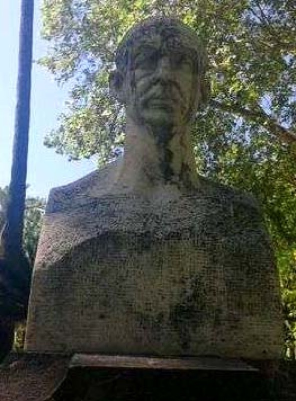 Busto al músico Cipriano Martínez Rücker <a href=