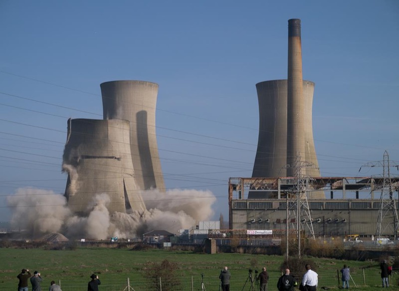 Demolición de la central térmica de Richborough. Reino Unido. 2012