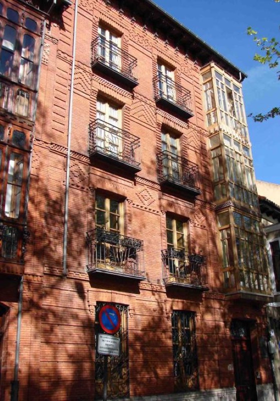 Estado actual de la Plaza del Colegio de Santa Cruz, 3. Teodosio Torres. 1908.