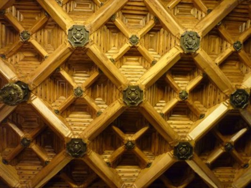 Dome of the central hall, view from the floor. Photograph of the author.