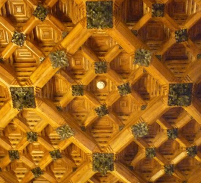 The four sections of the geometric process, applied to the vault of the central hall. Drawings of the author.