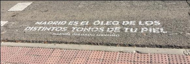 Verso en la calle. Fuente: Imagen tomada por los autores.