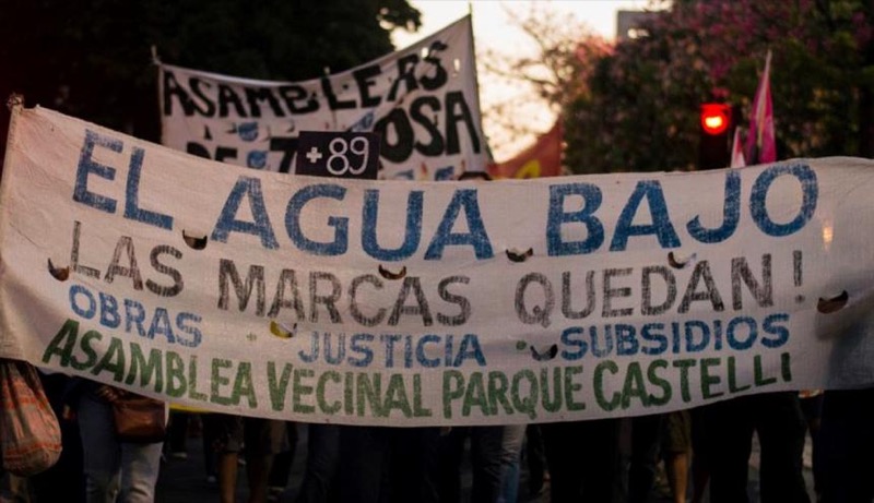 Figura 1. El agua bajó, las marcas quedan.
