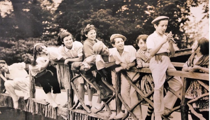 Fig. 2. Los niños vascos en la colonia The Culvers, Carshalton, Inglaterra. Fuente: Fondo José Estruch, IAC Juan Gil-Albert, Diputación de Alicante.